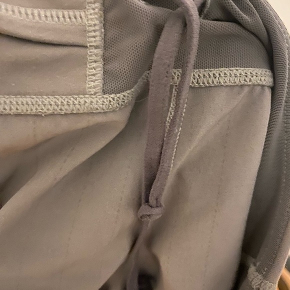 Lululemon loose shorts align grey 10 12 - Picture 3 of 4